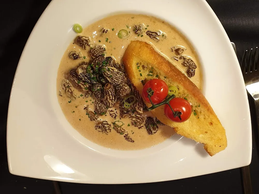 Croûte Aux Morilles